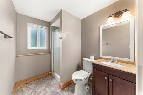 Bath - 17606 N Michael Rd, Colbert, WA 99005 photo 3 of 3