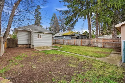 Exterior - 2618 E Hartson Ave, Spokane, WA 99202 photo 6 of 9