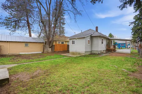 Exterior - 2618 E Hartson Ave, Spokane, WA 99202 photo 7 of 9