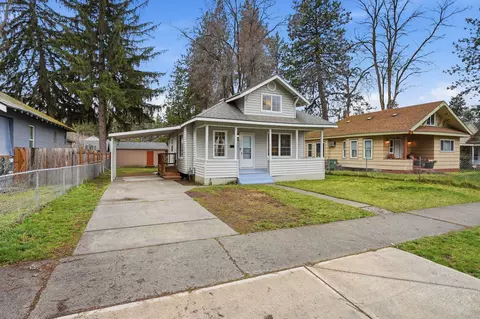 Exterior - 2618 E Hartson Ave, Spokane, WA 99202 photo 2 of 9