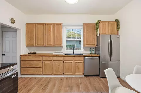 Kitchen - 2618 E Hartson Ave, Spokane, WA 99202 photo 2 of 4