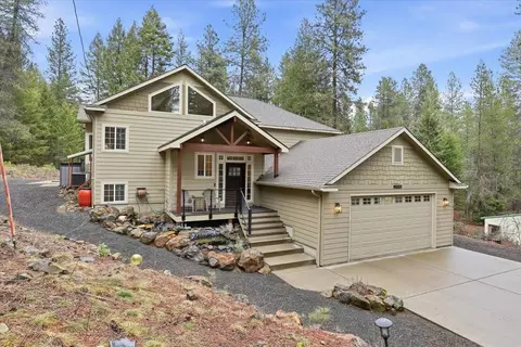 23039 N Crescent Rd, Chattaroy, WA 99003