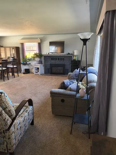 Living - 1026 E Crown Ave, Spokane, WA 99207 photo 1 of 2