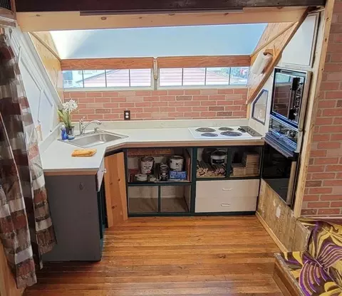 Kitchen - 1528 E Boone Ave, Spokane, WA 99202 photo 6 of 6