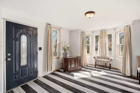 Entry Way - 1528 E Boone Ave, Spokane, WA 99202 photo 1 of 4