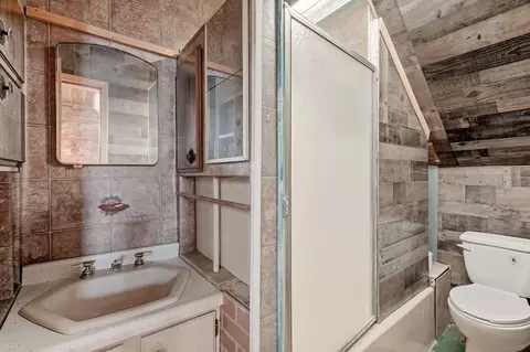 Bath - 1528 E Boone Ave, Spokane, WA 99202 photo 5 of 5