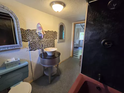 Bath - 1528 E Boone Ave, Spokane, WA 99202 photo 3 of 5