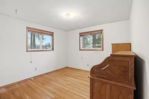 Bedroom - 10907 E 24th Ave, Spokane Valley, WA 99206 photo 3 of 5