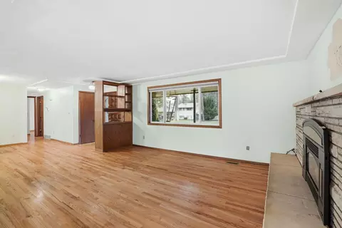 Living - 10907 E 24th Ave, Spokane Valley, WA 99206 photo 3 of 6