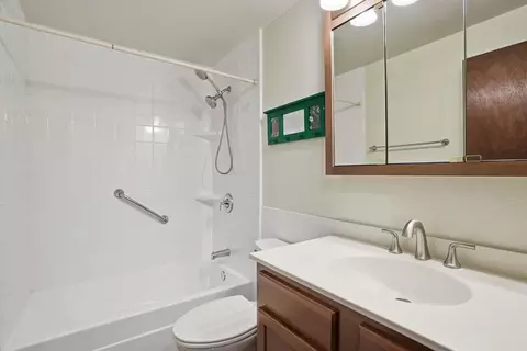 Bath - 10907 E 24th Ave, Spokane Valley, WA 99206 photo 2 of 3
