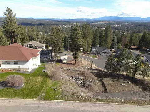 1420 W Toni Rae Dr, Spokane, WA 99218