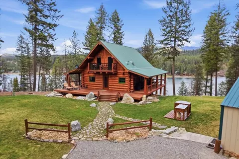 781 Herbs Dr, Newport, WA 99156