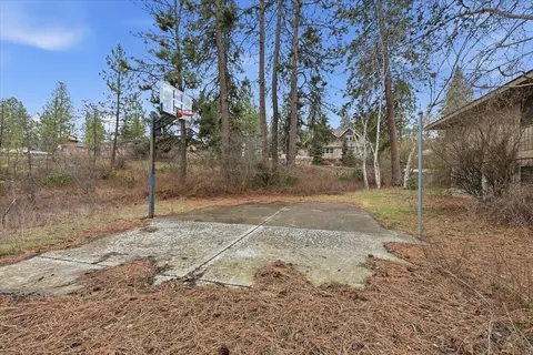 1835 E Pinecrest Rd, Spokane, WA 99203 photo 2