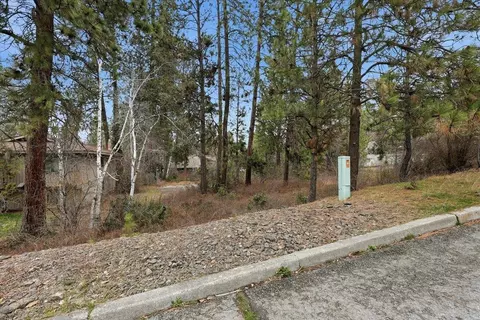 1835 E Pinecrest Rd, Spokane, WA 99203