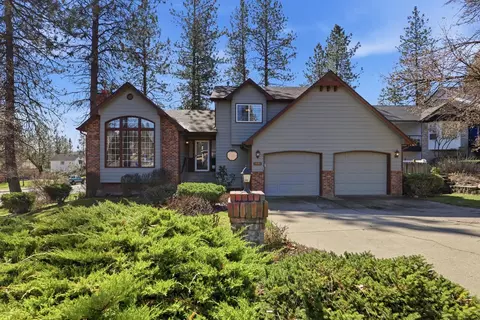 1224 E Blackhawk Dr, Spokane, WA 99208