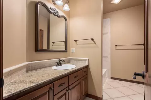 Bath - 1610 Eagle Feather Ln, Spokane, WA 99224 photo 5 of 6