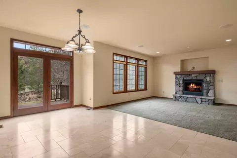 Living - 1610 Eagle Feather Ln, Spokane, WA 99224 photo 3 of 10
