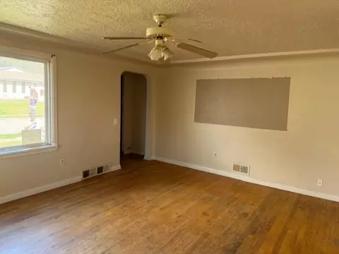 Living - 4004 E Frederick Ave, Spokane, WA 99217 photo 3 of 3
