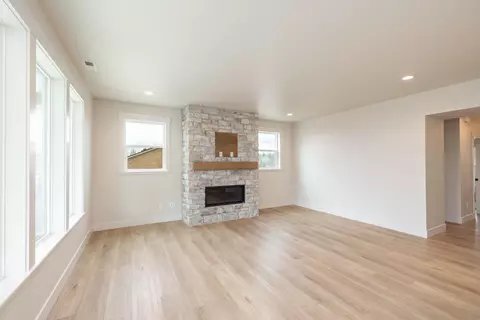 Living - 2205 W Cascade Way, Spokane, WA 99208 photo 2 of 3