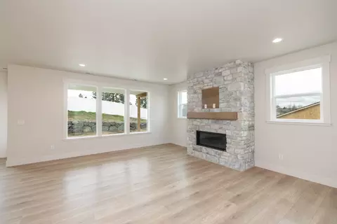 Living - 2205 W Cascade Way, Spokane, WA 99208 photo 1 of 3