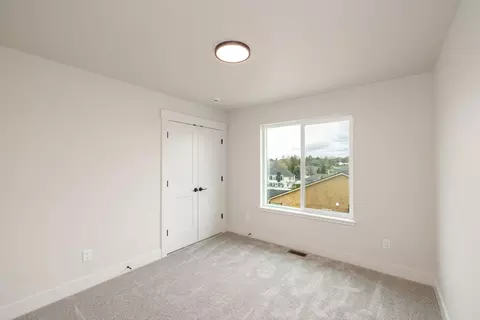 Bedroom - 2205 W Cascade Way, Spokane, WA 99208 photo 4 of 5