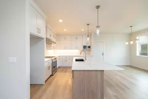 Kitchen - 2205 W Cascade Way, Spokane, WA 99208 photo 4 of 4