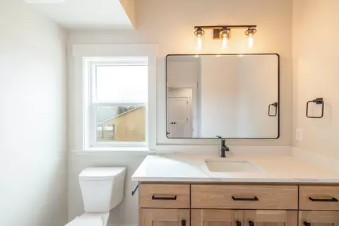 Bath - 2205 W Cascade Way, Spokane, WA 99208 photo 1 of 4