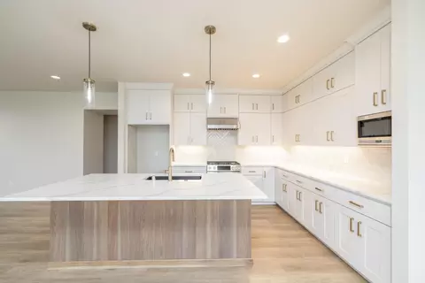 Kitchen - 2205 W Cascade Way, Spokane, WA 99208 photo 2 of 4