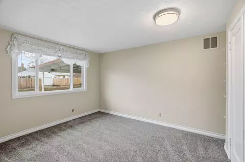 Bedroom - 554 E North Ave, Spokane, WA 99207 photo 2 of 5