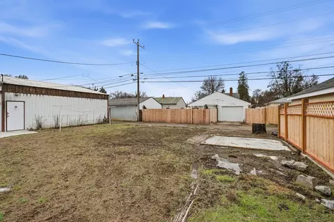 Exterior - 554 E North Ave, Spokane, WA 99207 photo 7 of 11