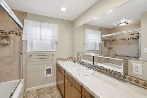 Bath - 554 E North Ave, Spokane, WA 99207 photo 1 of 2