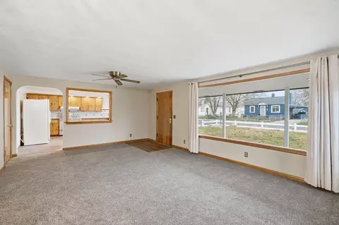 Living - 554 E North Ave, Spokane, WA 99207 photo 4 of 4