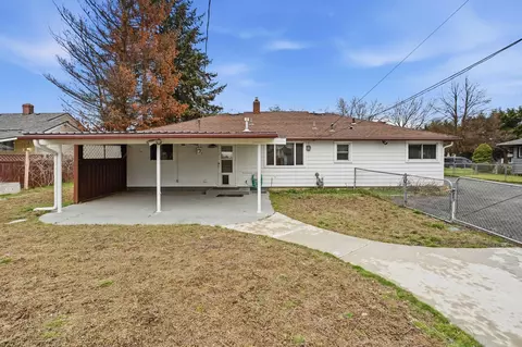 Exterior - 554 E North Ave, Spokane, WA 99207 photo 6 of 11