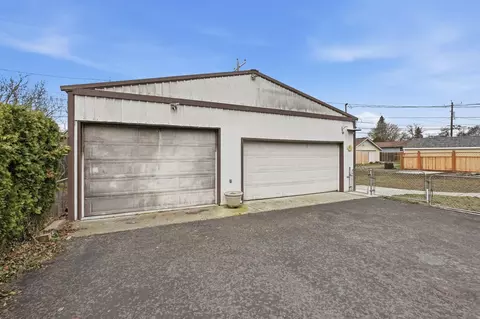 Exterior - 554 E North Ave, Spokane, WA 99207 photo 10 of 11
