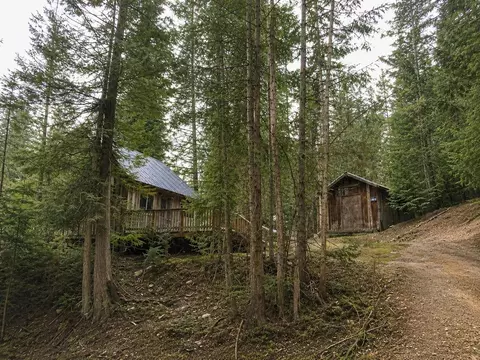 3121 Fifteen Mile Creek Rd, Kettle Falls, WA 99141