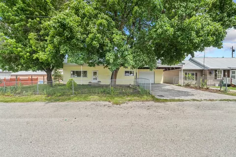 103 Selkirk St, Metaline, WA 99152