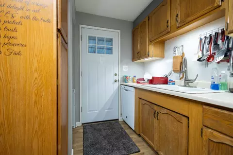 Kitchen - 1917 E Dalke Ave, Spokane, WA 99208 photo 5 of 5