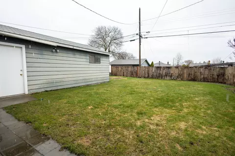 Exterior - 1917 E Dalke Ave, Spokane, WA 99208 photo 3 of 8