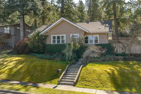 Exterior - 1708 E 18th Ave, Spokane, WA 99203 photo 10 of 17