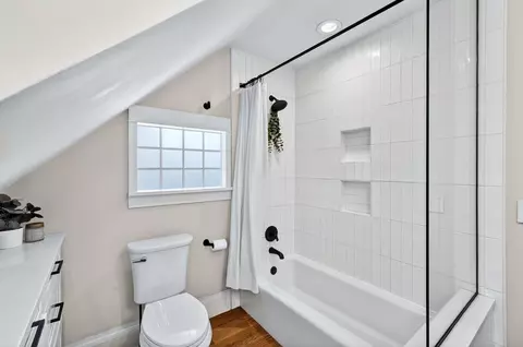 Bath - 416 E 18th Ave, Spokane, WA 99203 photo 5 of 6