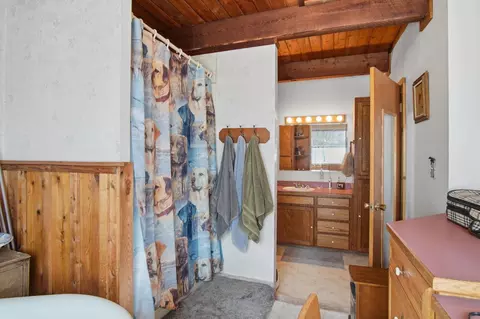Bath - 17631 Westside Calispel Rd, Cusick, WA 99119 photo 3 of 4