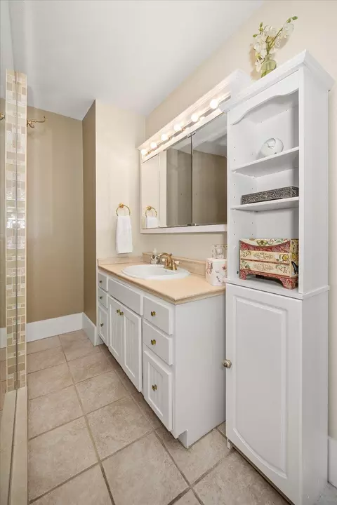 Bath - 215 E 9th Ave, Spokane, WA 99202 photo 1 of 4
