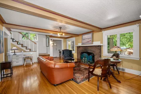Living - 215 E 9th Ave, Spokane, WA 99202 photo 2 of 4