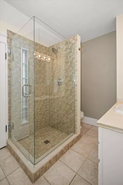 Bath - 215 E 9th Ave, Spokane, WA 99202 photo 2 of 4