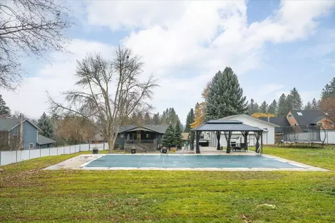 Exterior - 513 E Silver Pines Ct, Colbert, WA 99005 photo 9 of 11