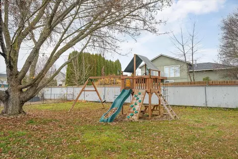 Exterior - 513 E Silver Pines Ct, Colbert, WA 99005 photo 7 of 11