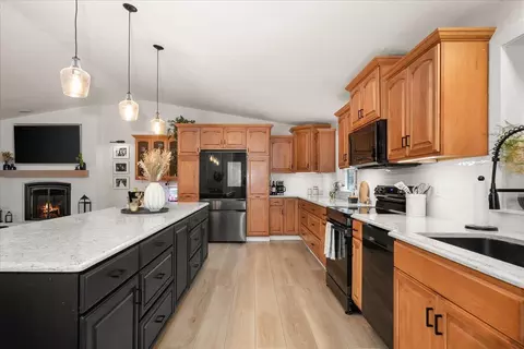 Kitchen - 513 E Silver Pines Ct, Colbert, WA 99005 photo 2 of 2