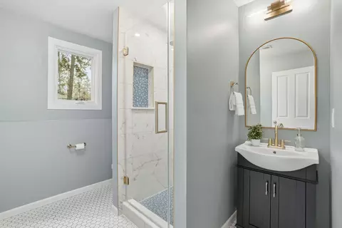 Bath - 1504 E 64th Ave, Spokane, WA 99223 photo 6 of 7