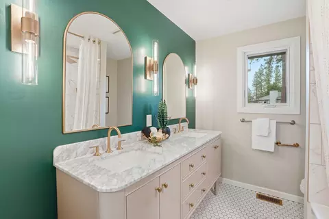 Bath - 1504 E 64th Ave, Spokane, WA 99223 photo 4 of 7