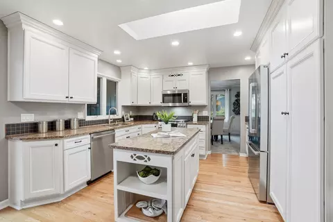 Kitchen - 1504 E 64th Ave, Spokane, WA 99223 photo 3 of 5
